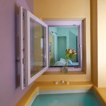 Caldera's Bliss Fira (Santorini)