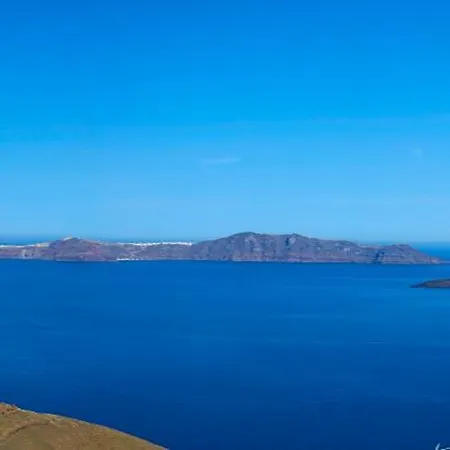 Caldera's Bliss Fira (Santorini)