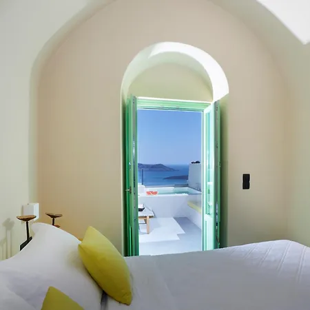 Caldera's Bliss Fira (Santorini)